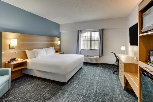 Parkshore Resort - image 3
