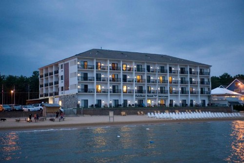 Parkshore Resort - image 5