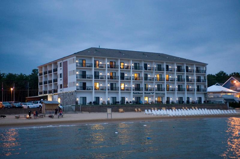 Parkshore Resort - image 5