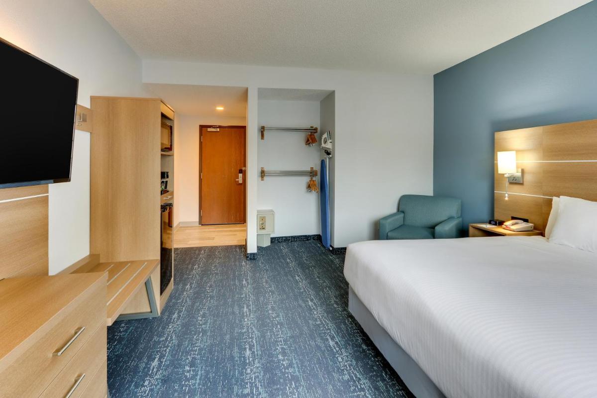 Parkshore Resort - image 6