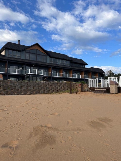 The Beach Haus - Traverse City - image 2