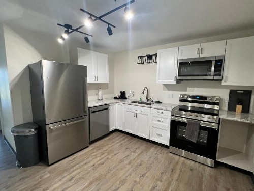 The Beach Haus - Traverse City - image 20