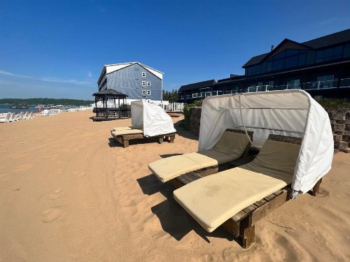 The Beach Haus - Traverse City - image 4