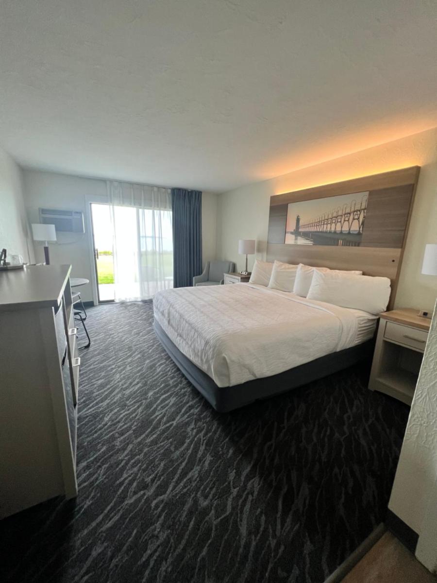 The Beach Haus - Traverse City - image 6