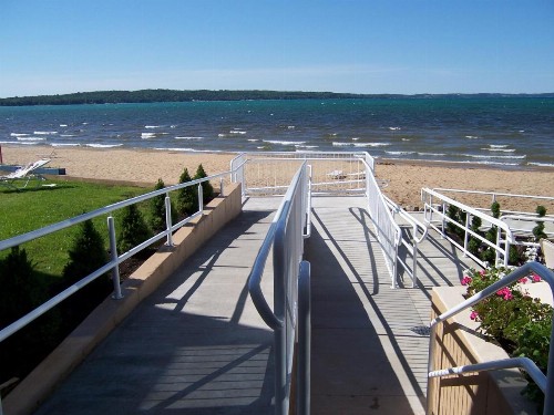 Pinestead Reef Resort - image 4