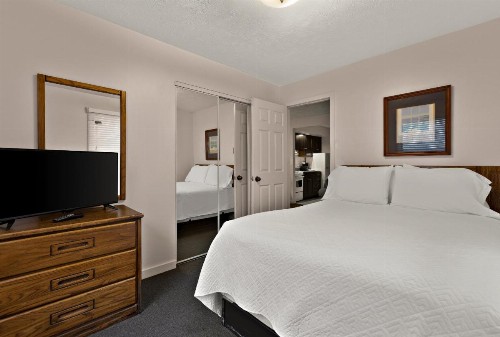Traverse Bay Inn - image 6