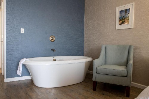 The Baywatch Resort - image 11