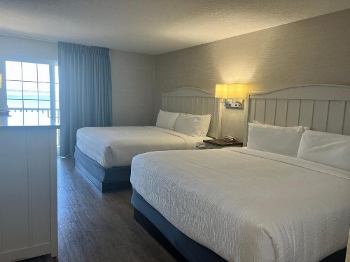 The Baywatch Resort - image 14