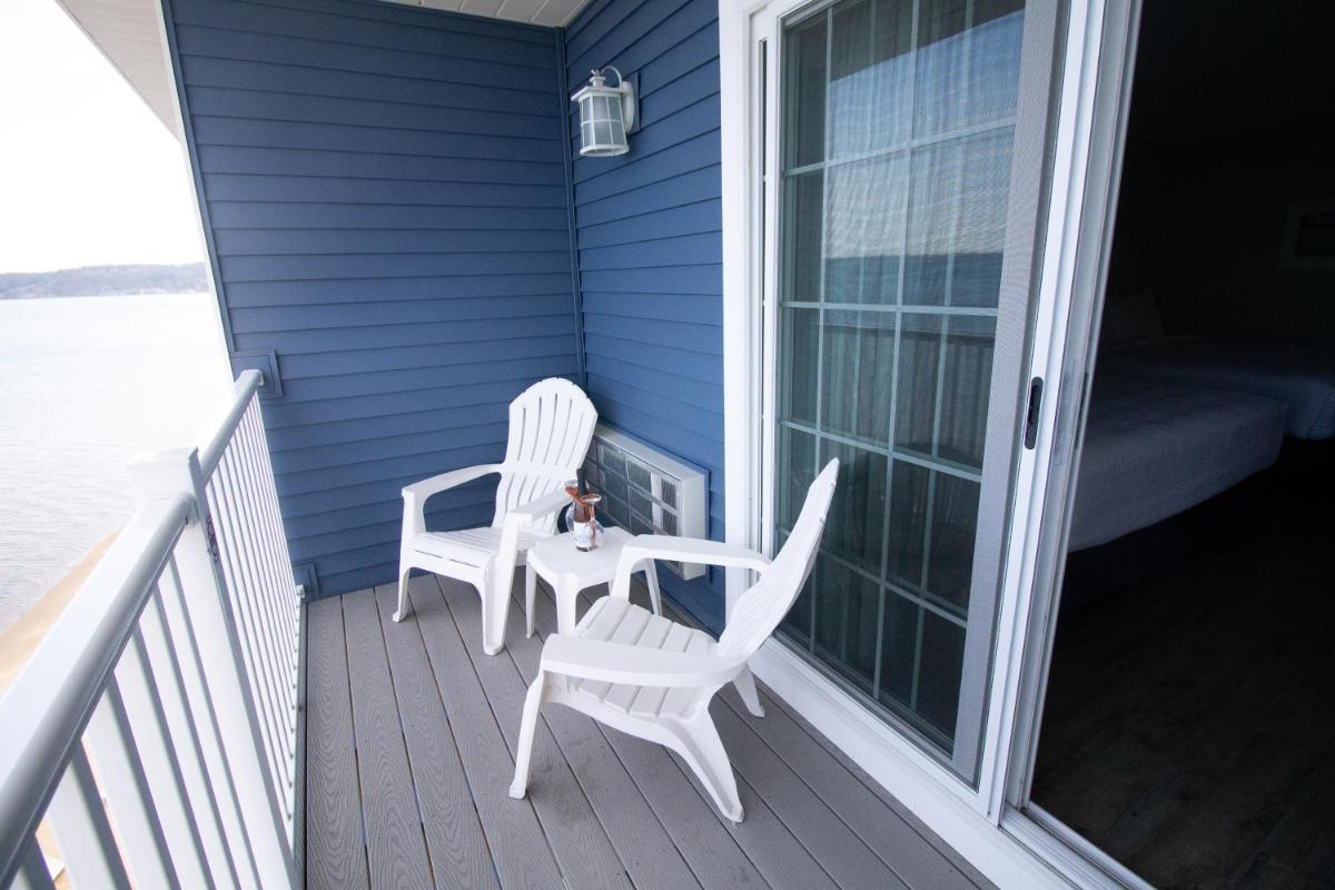 The Baywatch Resort - image 3