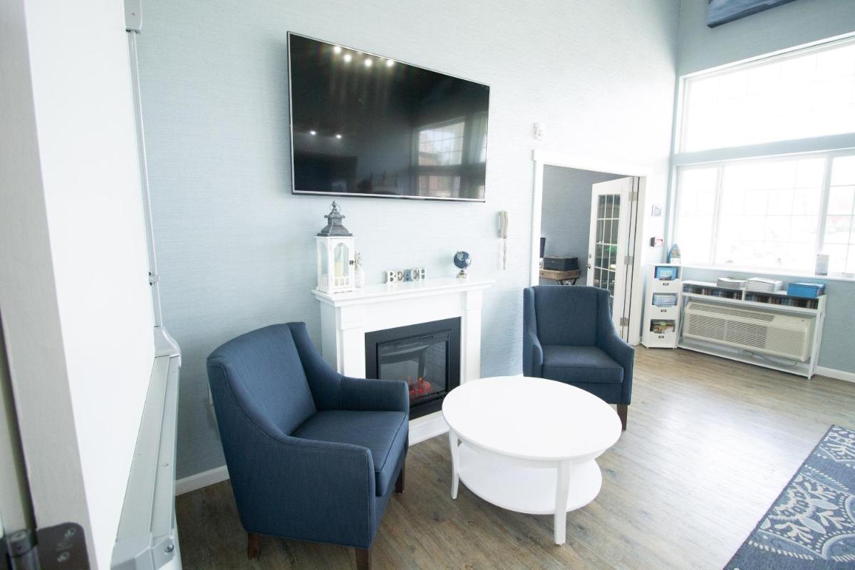 The Baywatch Resort - image 7