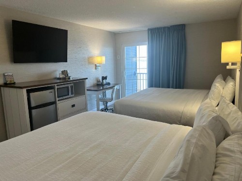 The Baywatch Resort - image 9