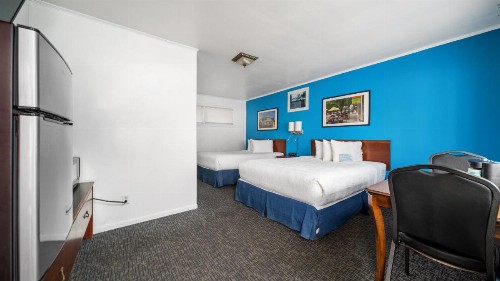 Grand Traverse Motel - image 11