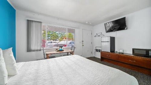 Grand Traverse Motel - image 14
