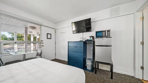 Grand Traverse Motel - image 25