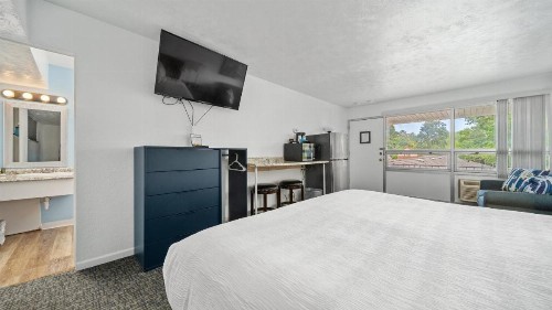 Grand Traverse Motel - image 27