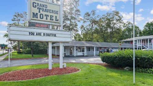 Grand Traverse Motel - image 5