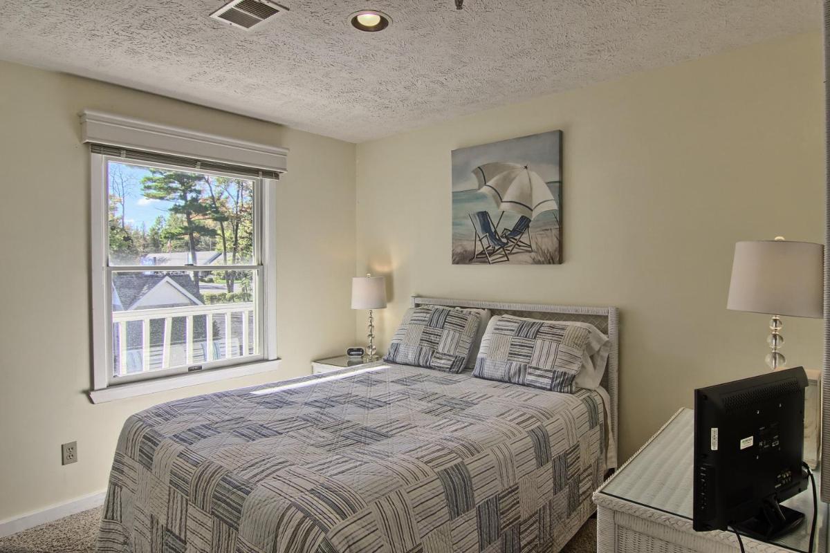 206 North Shore Inn - image 5
