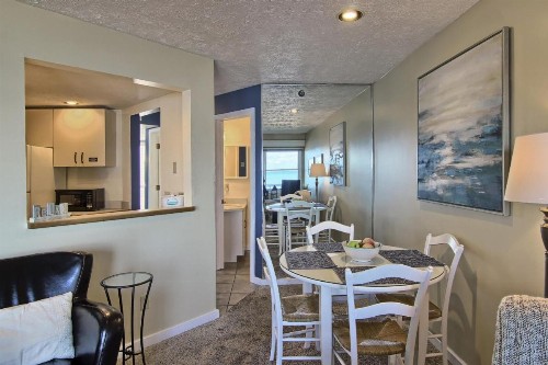 206 North Shore Inn - image 6