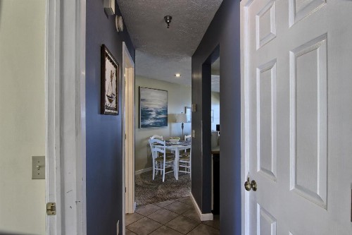 206 North Shore Inn - image 7