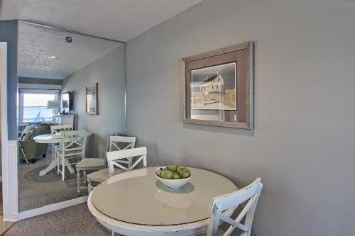 204 North Shore Inn - image 5
