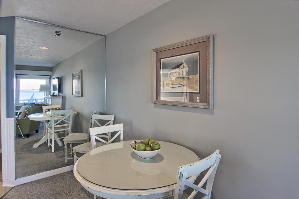 204 North Shore Inn - image 5