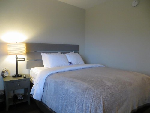 Brio Beach Inn - image 2