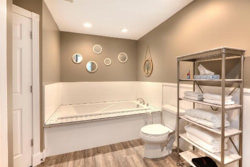 Beachside 216 with Pool Hot Tub and Private Deck Overlooking East Bay - image 12