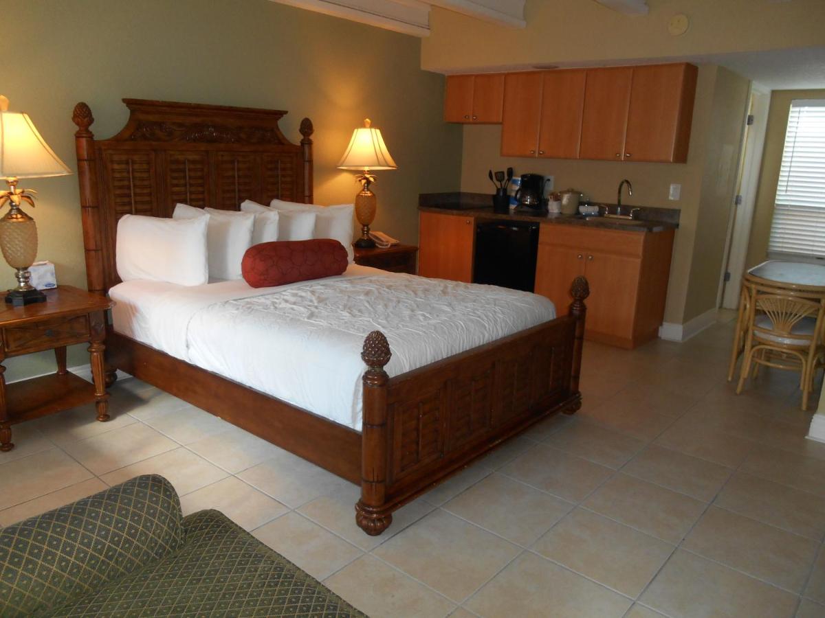 Bayside Inn and Marina - image 7