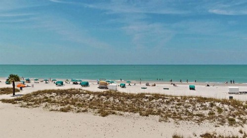 Island Inn Beach Resort - image 12