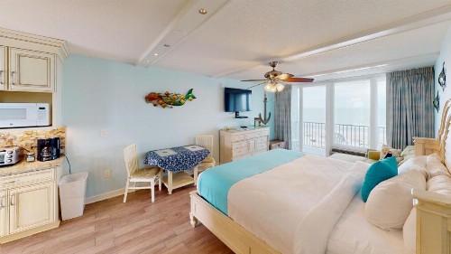 Island Inn Beach Resort - image 19
