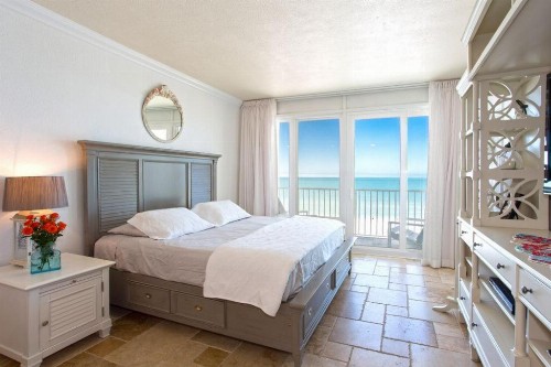 Island Inn Beach Resort - image 21