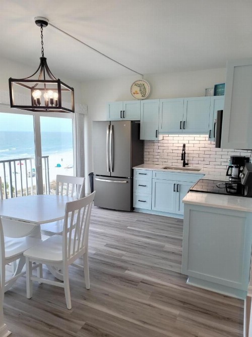 Island Inn Beach Resort - image 30