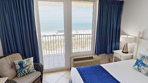 Island Inn Beach Resort - image 32