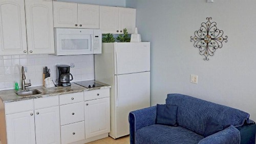 Island Inn Beach Resort - image 39