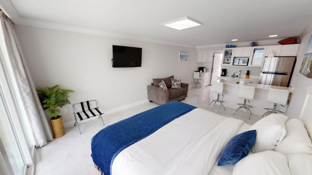 Island Inn Beach Resort - image 5