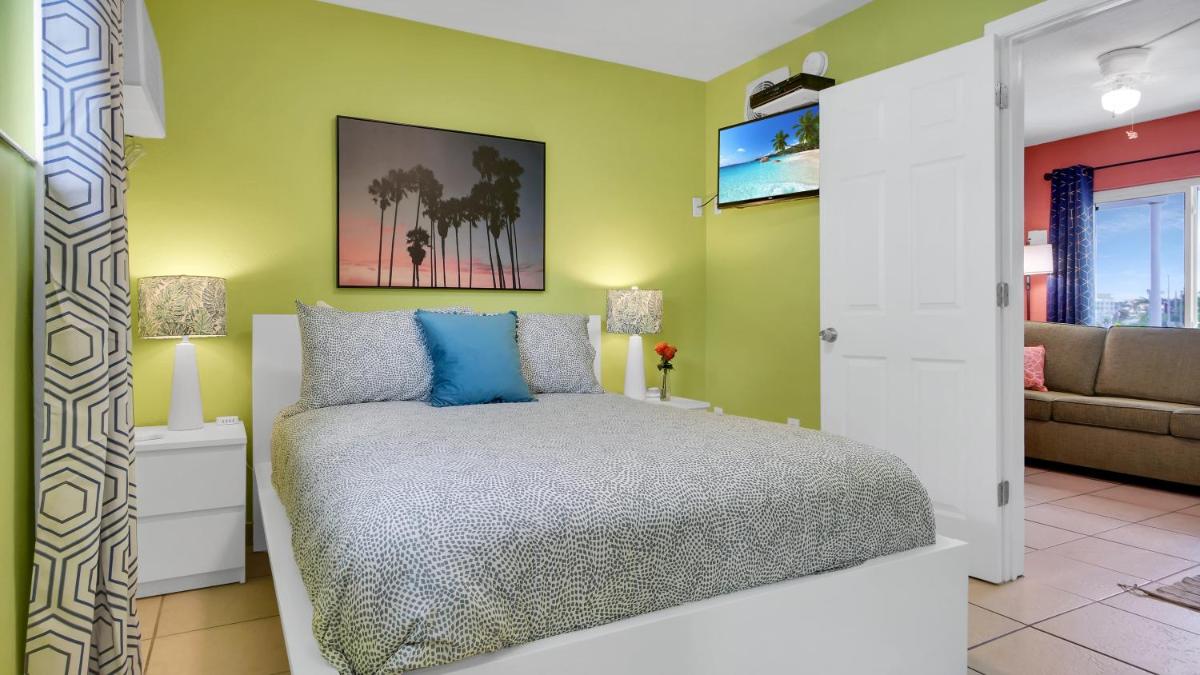 The Beach House - Treasure Island - main image