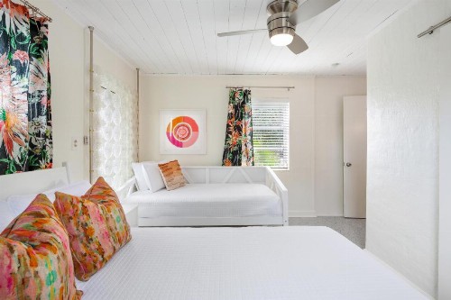 Sunset Inn and Cottages - image 20