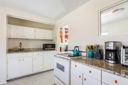 Sunset Inn and Cottages - image 26