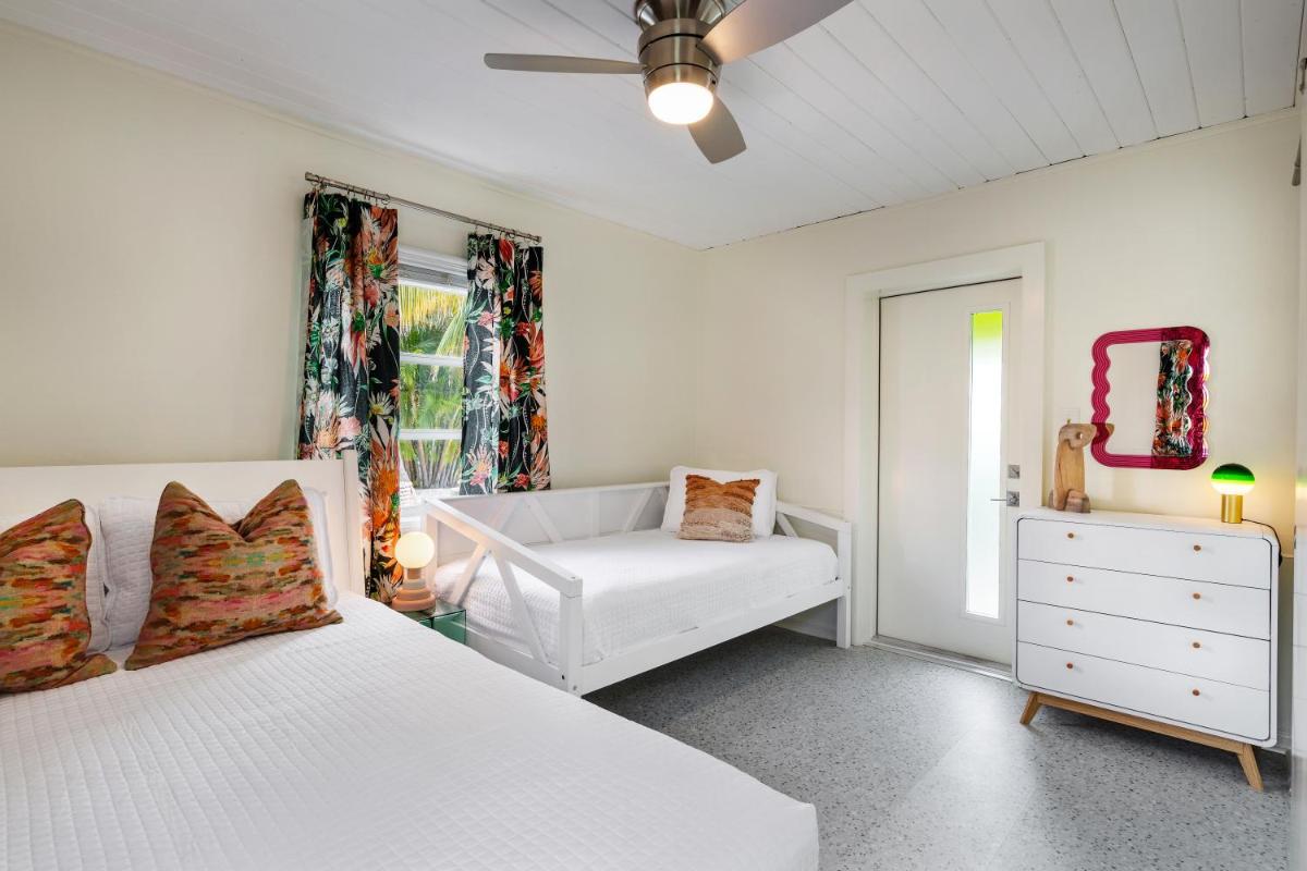Sunset Inn and Cottages - image 4