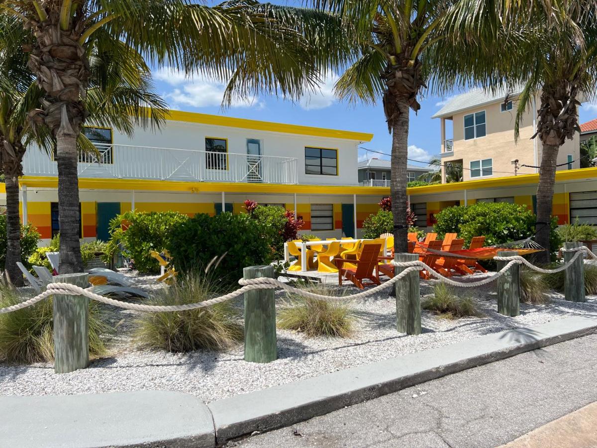 Sunset Inn and Cottages - image 5
