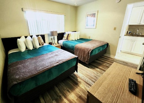 Johns Pass Beach Motel - image 10