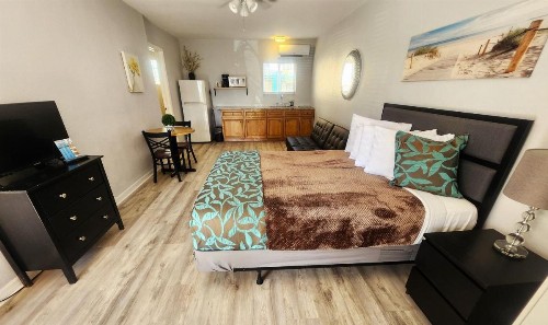 Johns Pass Beach Motel - image 23
