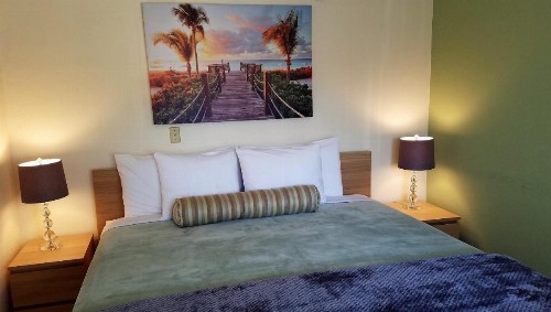 Johns Pass Beach Motel - image 35