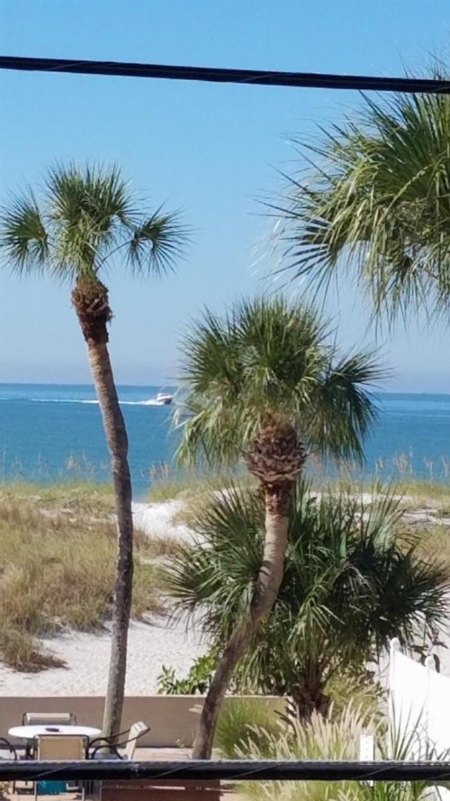 Johns Pass Beach Motel - image 36
