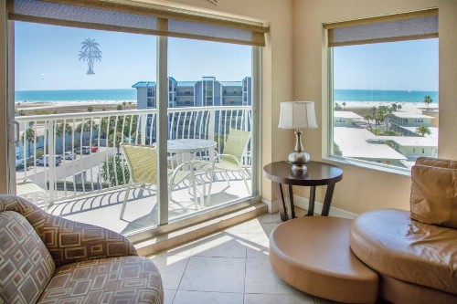 Crystal Palms Beach Resort - No Resort Fees - image 1