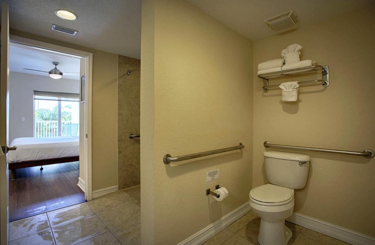 Crystal Palms Beach Resort - No Resort Fees - image 2