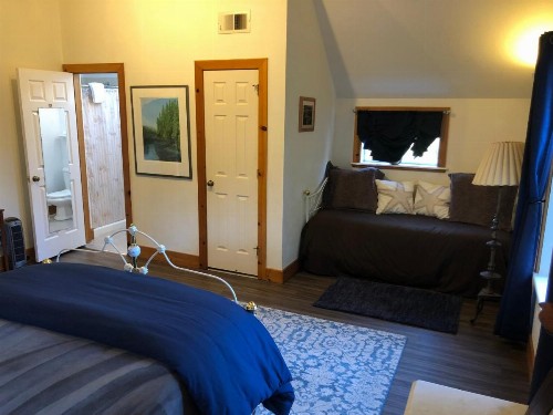Lost Whale Inn - image 12
