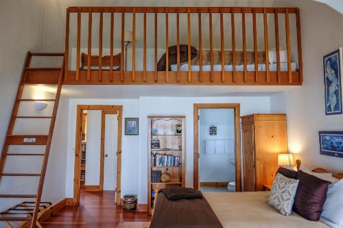 Lost Whale Inn - image 6