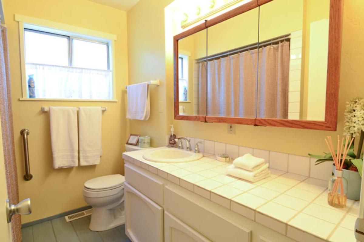 Trinidad Village Retreat - image 5