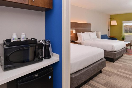 Holiday Inn Express & Suites Trinity an IHG Hotel - image 27